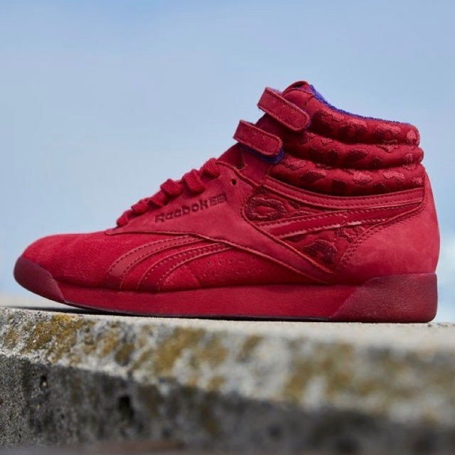 red hi top reeboks