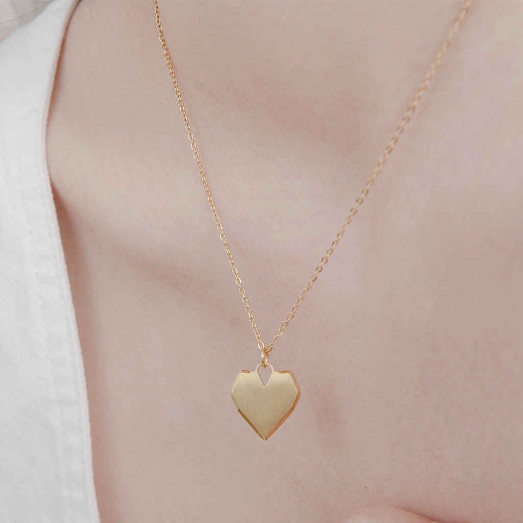 Eropa dan Amerika dilapisi emas Jantung liontin hati cinta niche desain berbentuk hati baja titanium