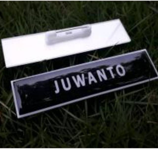 

Name tag akrilik peniti