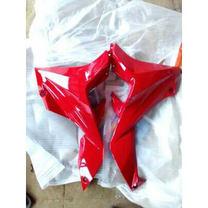 #9913 Sayap Bawah Honda Blade Lama Warna Merah sepasang kanan kiri