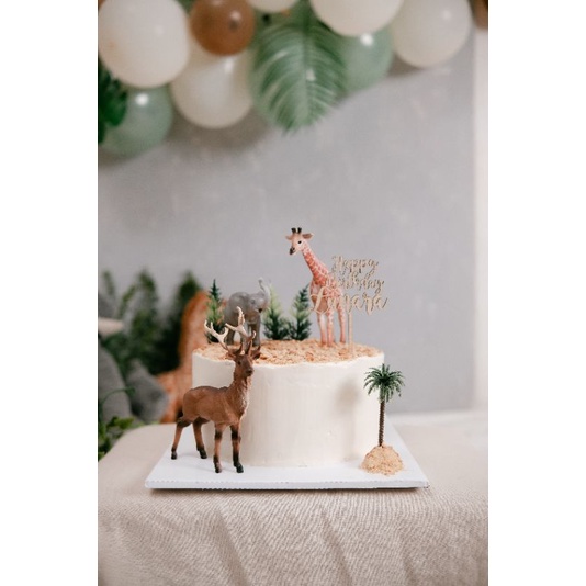 Animal Cake (include topper animals)