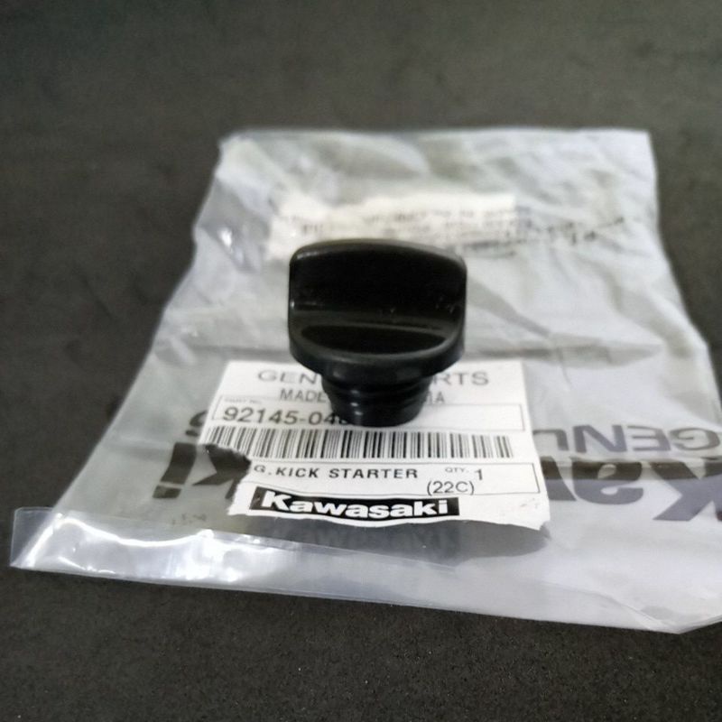 tutup oli mesin  atas ninja r 150 penutup oli atas ninja r s ss rr original kawasaki tutup bak oli m
