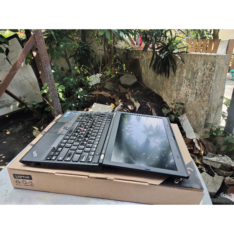 Leptop  Thinkpad X230 i5 Gen3 8GB/120GB SSD Super Murah