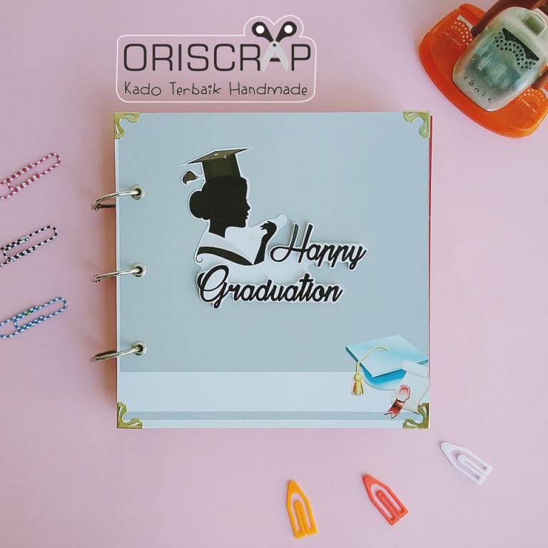 

Scrapbook wisuda kekinian / album poto wisuda terbaik / kado terbaik untuk wisuda