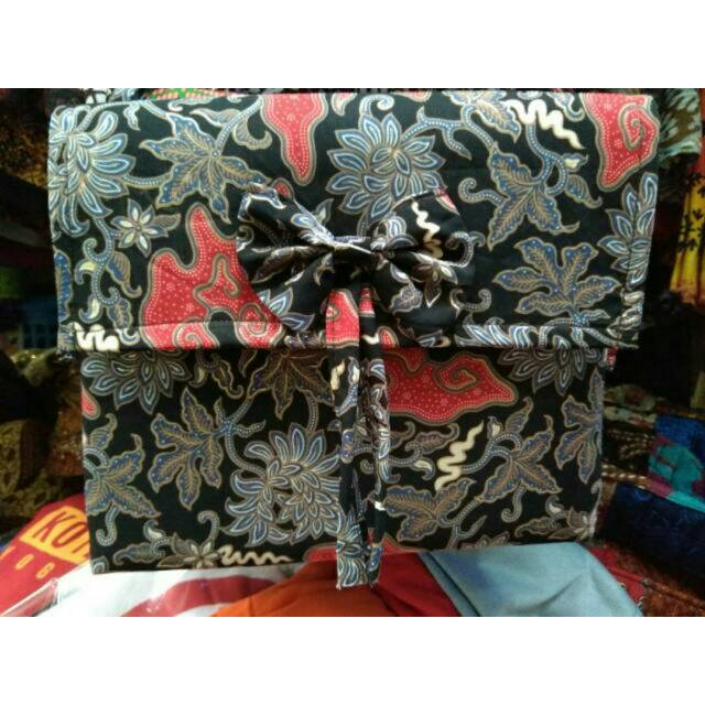 

TAS BATIK SELEMPANG DILENGKAPI PITA - SOVENIR UNIK KHAS JOGJA