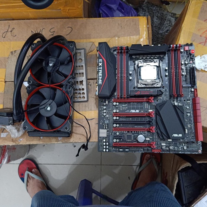 mainboard asus rampage v extreme ddr4 procsesor core i7-5960x ddr4