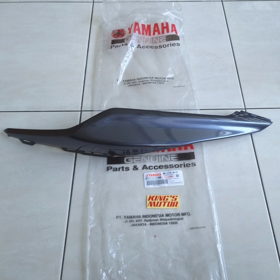 COVER BODY BELAKANG NEW AEROX ABU METALIK (BBP-P2) ASLI YAMAHA - KIRI BBP F171E