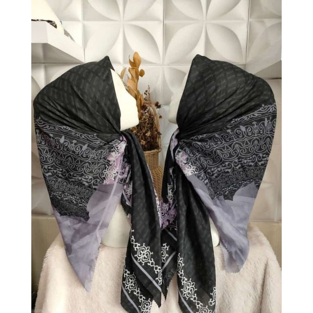 Hijab Motif Zytadelia / Branded kw Segiempat