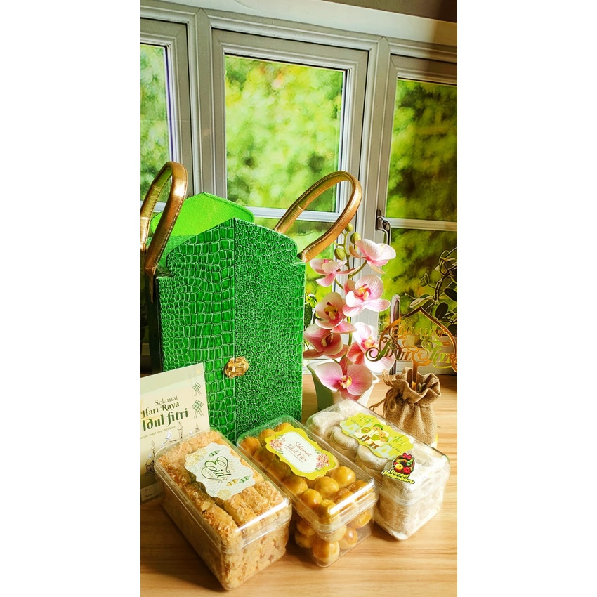 

Hampers Idul Fitri|Hampers Lebaran|Parcel Kue Kering–Zulaikha