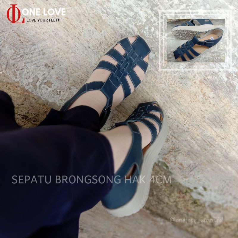 Sepatu Sandal Wanita / Hak brongsong / One love