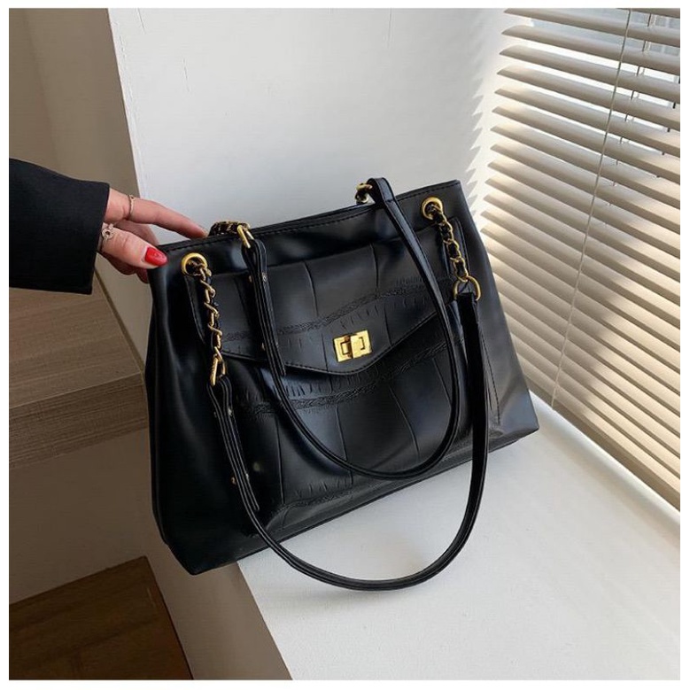 

Kode: ELJ 5581 IDR : 154 rbBahan : Kulit Puukuran: 24 x 33 x 9 cm