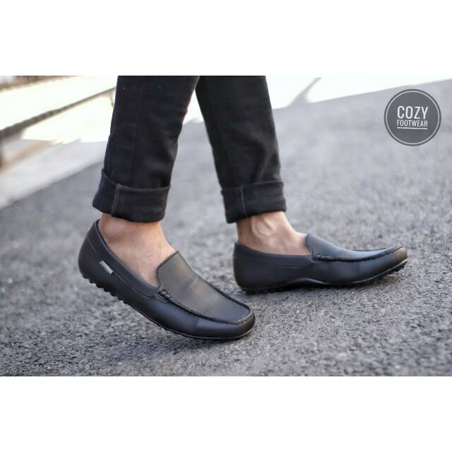 Sepatu Formal Pria Original Cozy Monza Sepatu Pantofel Kerja Santai Kondangan Main Hitam Coklat 3943