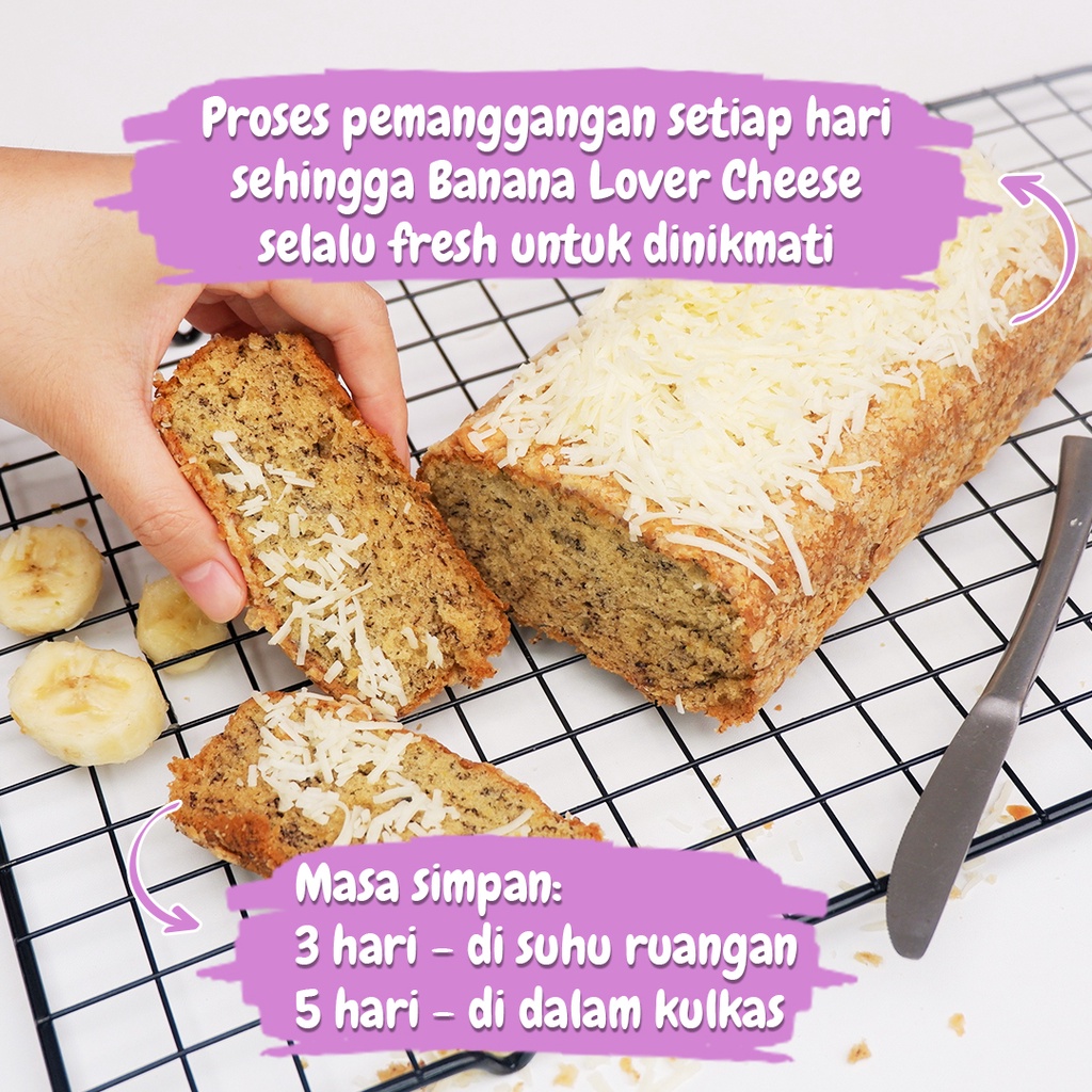 Banana Lover Cheese Delicute - moist Banana Cake dengan taburan keju