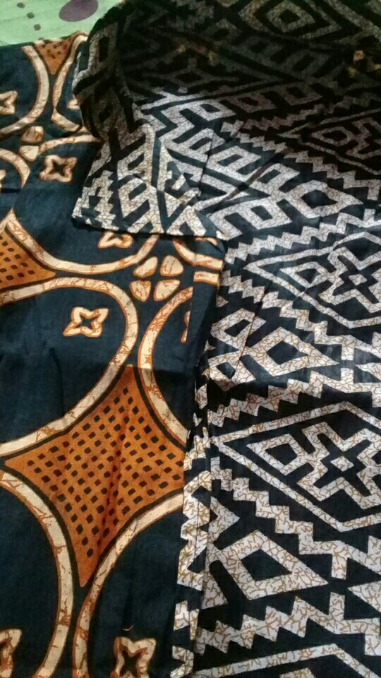 Indrawati Bolero Bolak Balik Rompi Batik Wanita