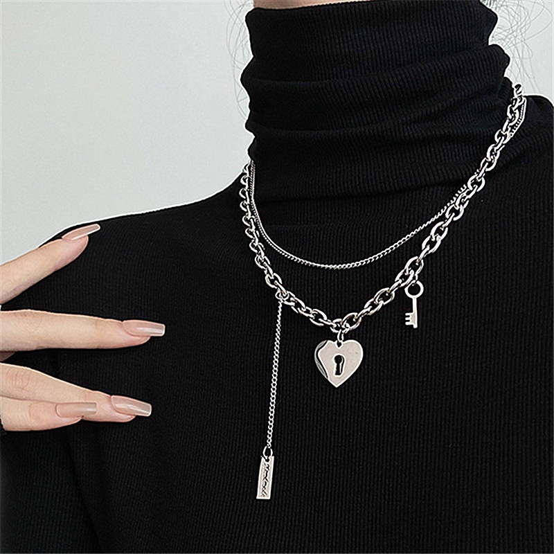 Kalung Rantai Tulang Selangka Desain Kunci Hati Ganda Gaya Korea Hip-hop Untuk Wanita
