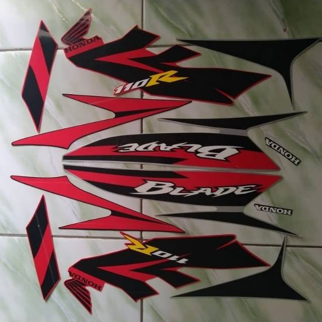 Stiker striping Honda Blade 110r 2009 hitam silver
