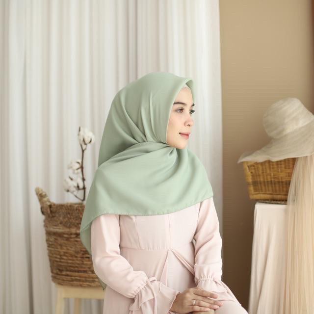 BELLA SQUARE HIJAB SEGIEMPAT 