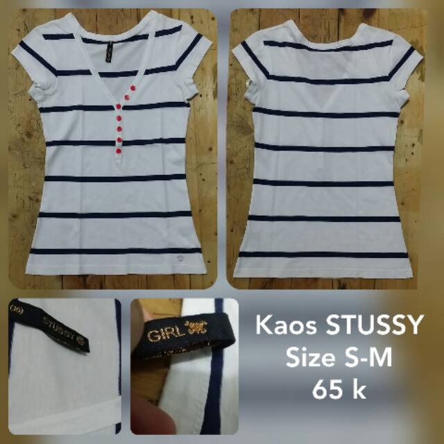 Kaos v-neck STUSSY GIRL