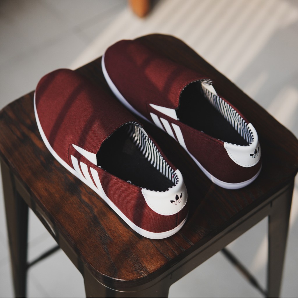 Sepatu Slip On Casual Pria Adidas D3P Slop Maroon / Premium Bahan Kanvas Murah / Simple Santai Kerja