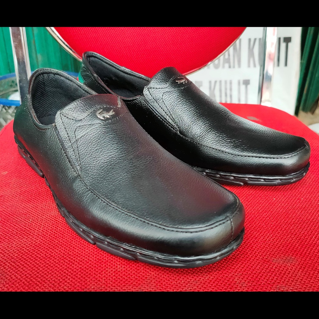 Sepatu Kulit Kasual Pria - List Gucci - Hitam