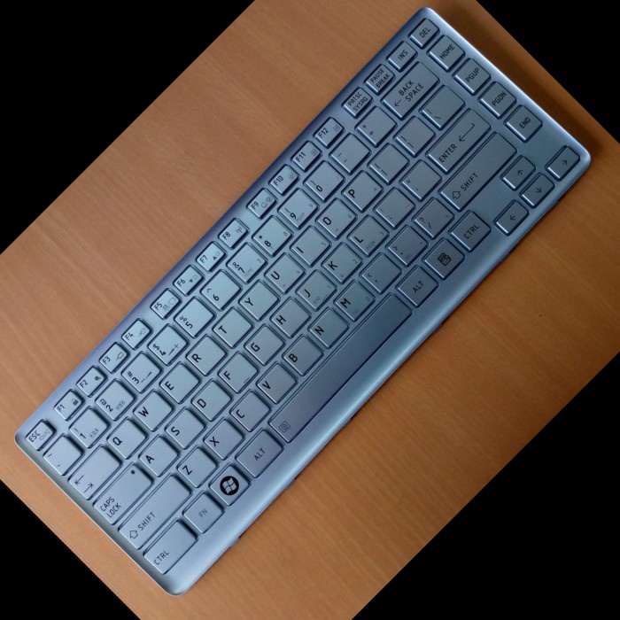 Keyboard Original Toshiba Portege T230 T235 Series Silver
