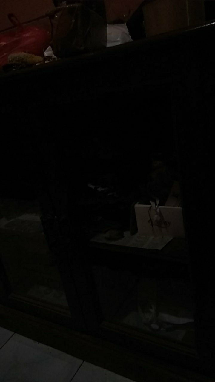 Benang Raja Hem Batik Pria Lengan Pendek Motif Teratai Kotak