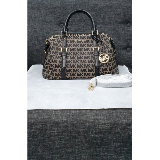 mk ginger dan mk oval