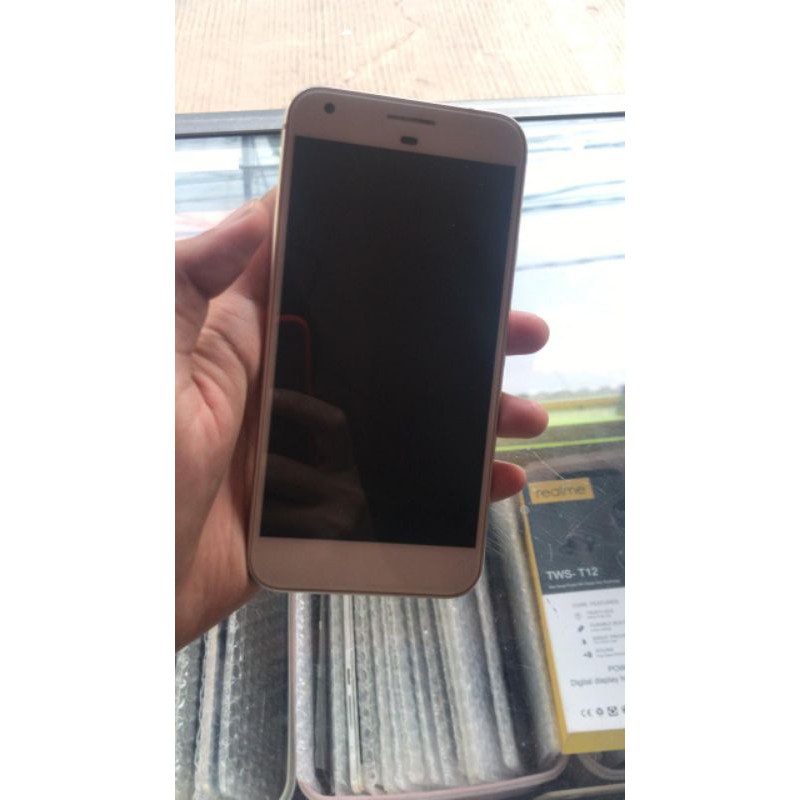 Pixel XL mati, LCD nyala