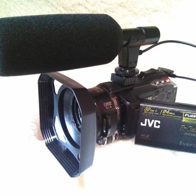 Kamera video handycam full hd jvc gzhm400 bagus