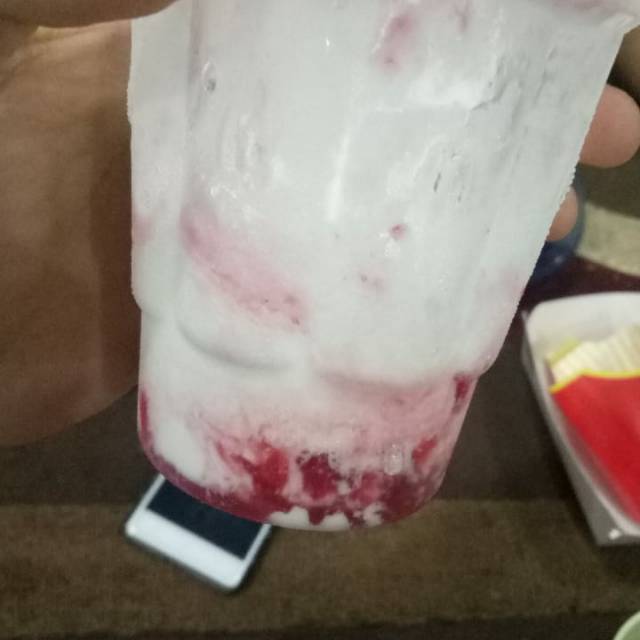 

Es krim stroberi rasa duren