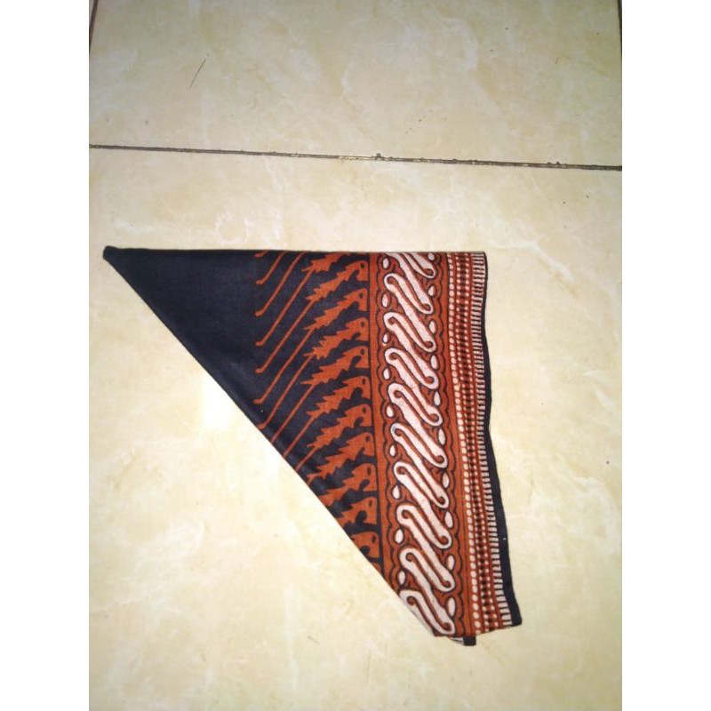 udeng/iket kepala segitiga motif Parang coklat