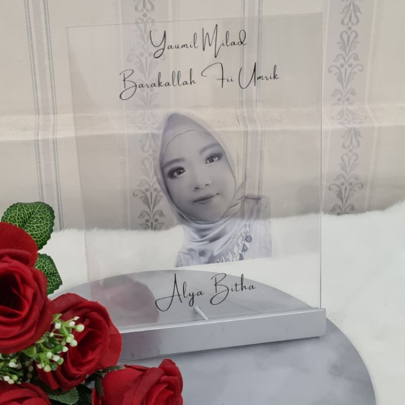 Hadiah Sertifikat / Standee Akrilik / Plaque Frame