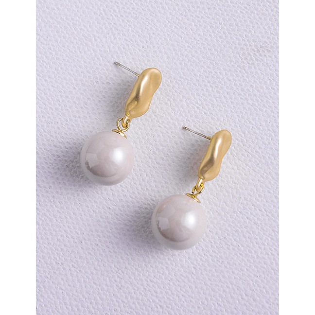 LRC Anting Tusuk Fashion Gold Irregular Face Pearl Stud Earrings F50202