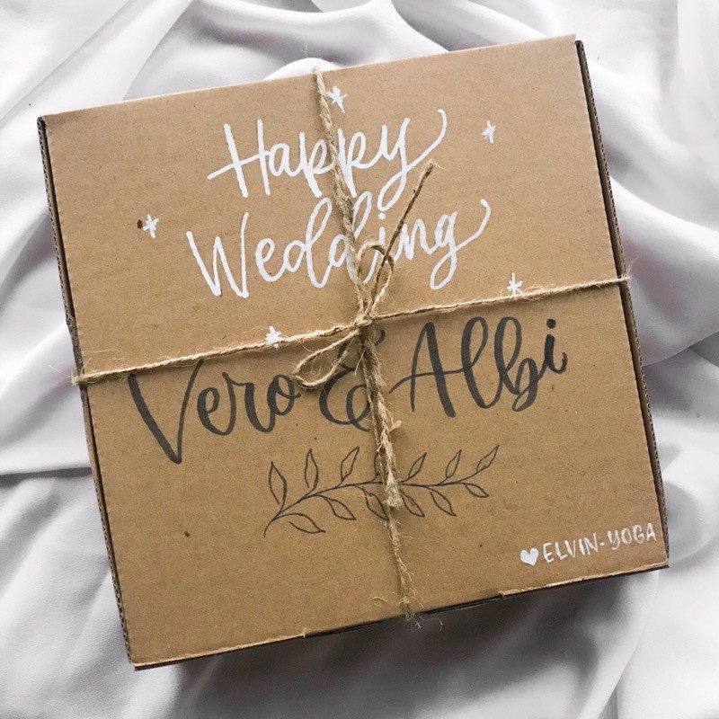 

Custom Hand Lettering Box Hampers | Box kado, kotak kado, box bridesmaids