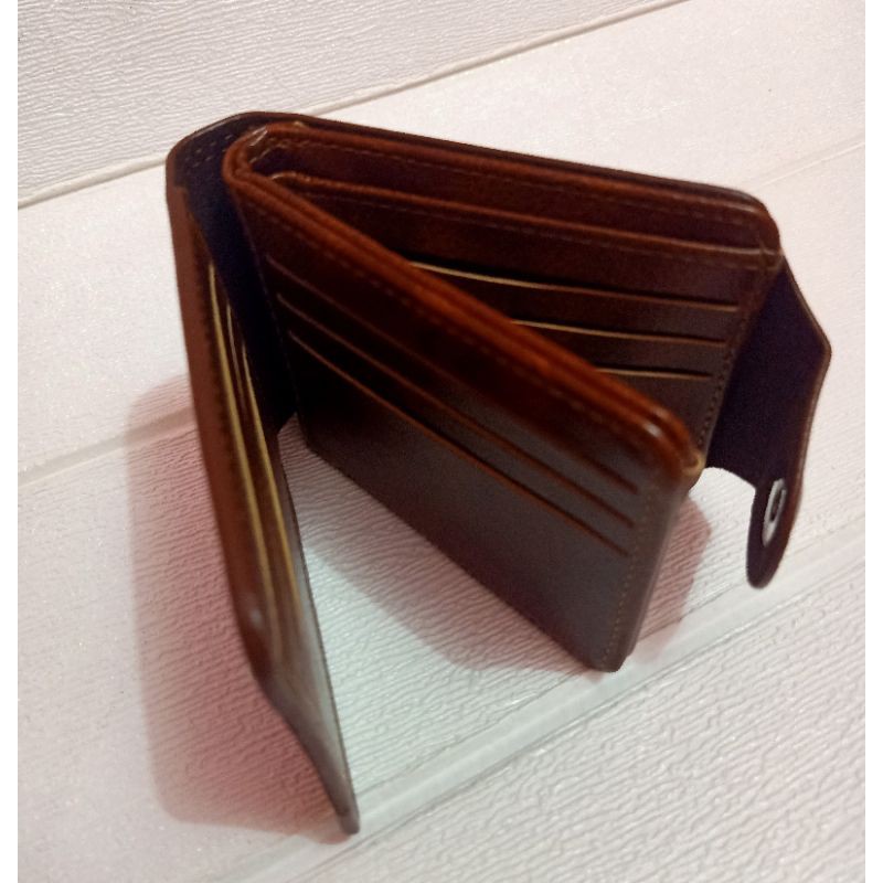 Dompet Pria Lipat Dua Model Kancing MAGNET Dompet Kulit Impor