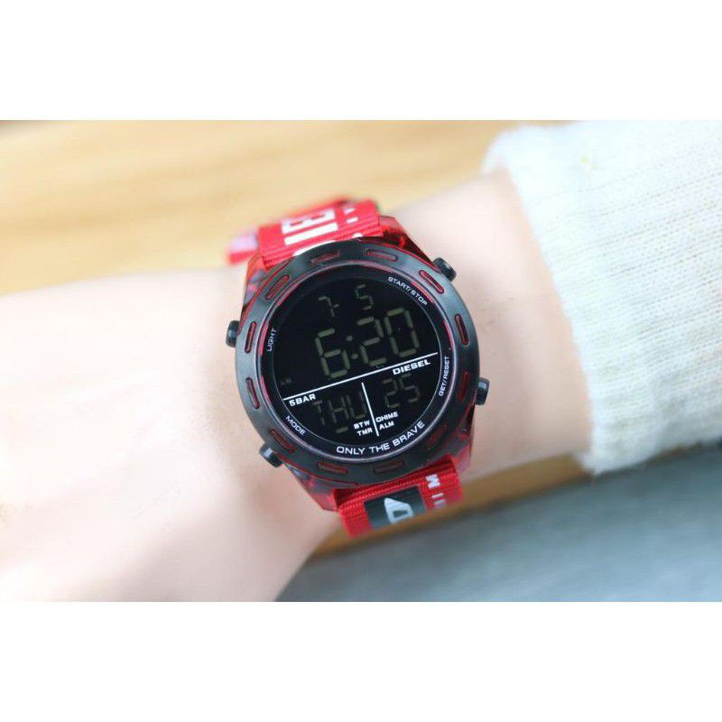 JAM TANGAN DIESEL DIGITAL STRAP KANVAS DAYDATE ON