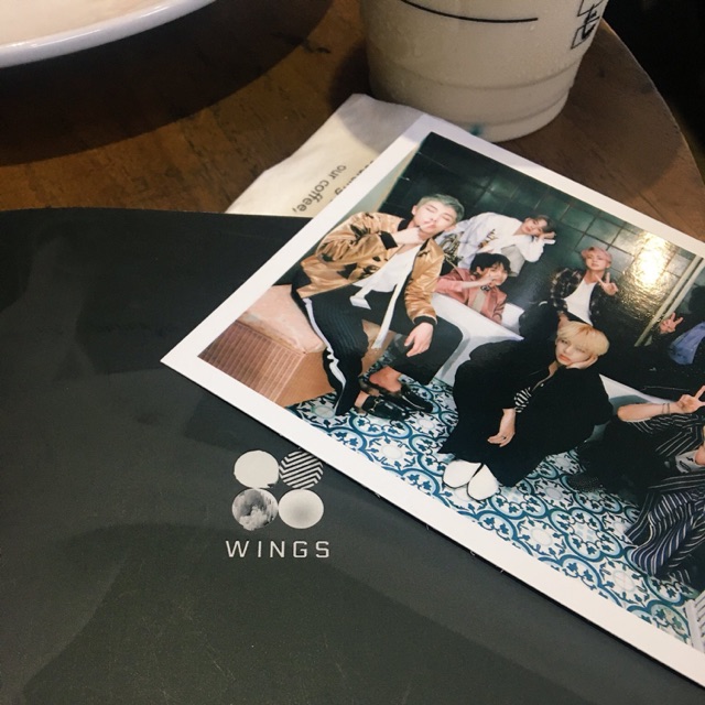 Jual BTS Wings album W version (poster available)