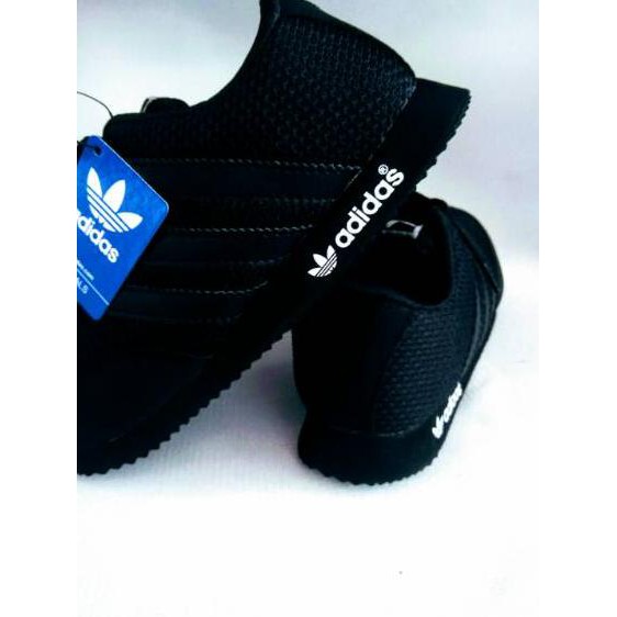 Y 519 sepatu  adidas anak sneakers sekolah  hitam  putih  