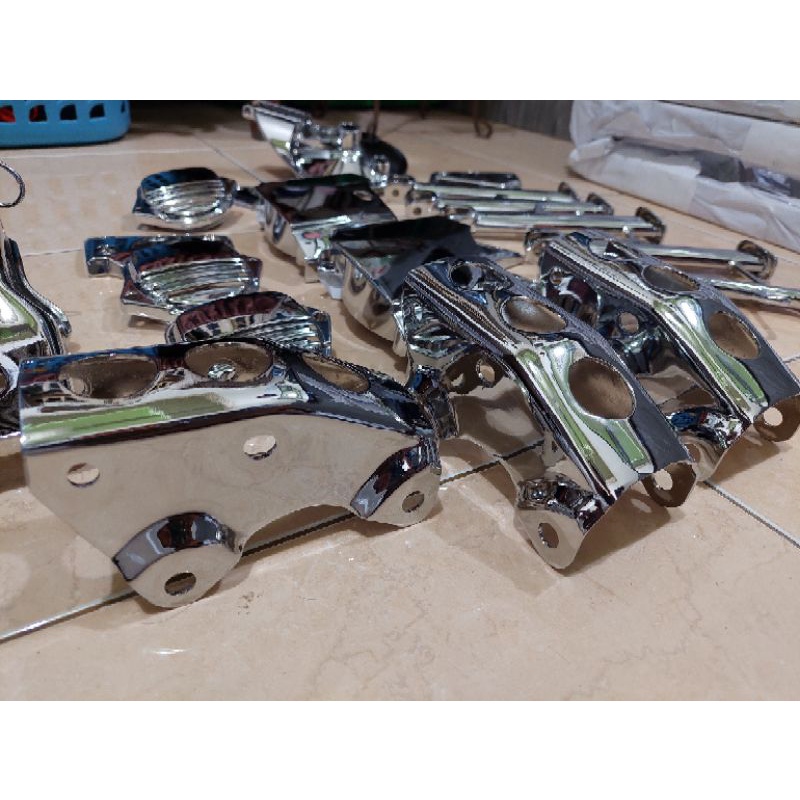 PANGKON MESIN MEGAPRO ORI COPOTAN MOTOR CRHOME