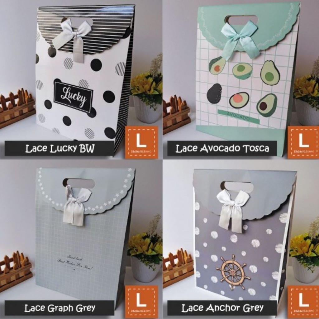 

Paper Bag Motif Ukuran L / Tas Kertas Kado - LACE