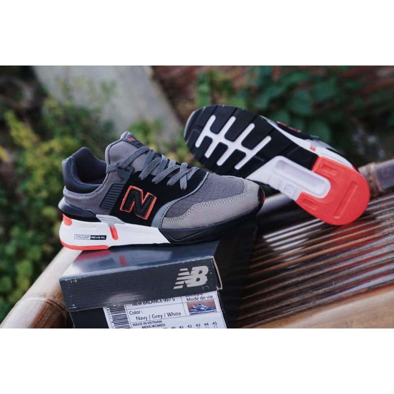 NEW BALANCE 997's