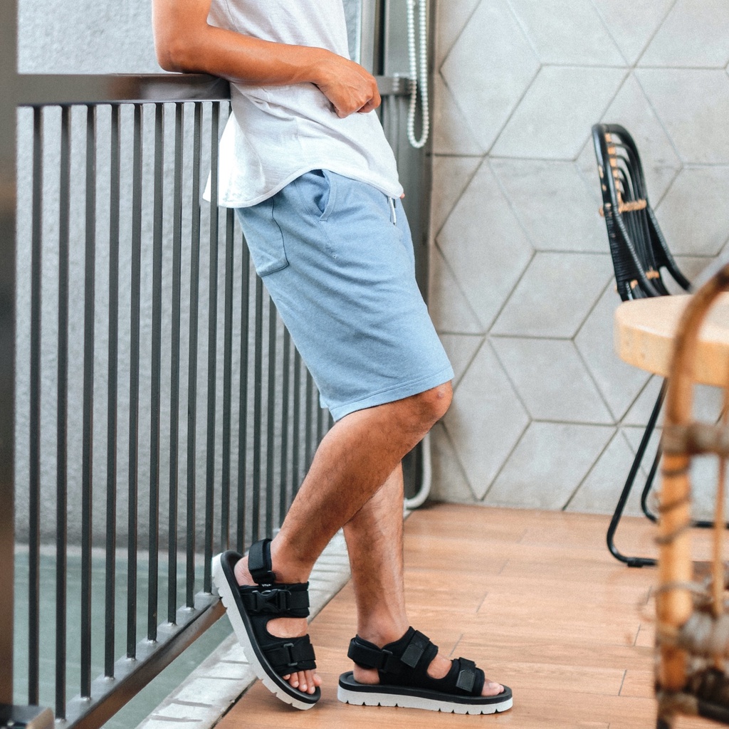 ALVIS BLACK ORIGINAL x JACK Sandal Casual Hitam Pria Sendal Gunung Kasual Jalan Santai Harian Main Hangout Lebaran Traveling Fashion Jepang Distro Remaja Dewasa Outdoor Adventure Premium Travelling Footwear Tali 2 Strap Keren Terbaru Kekinian Branded