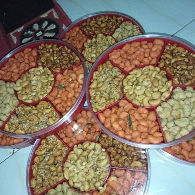 

KACANG MEDE MATENG 1 KILO