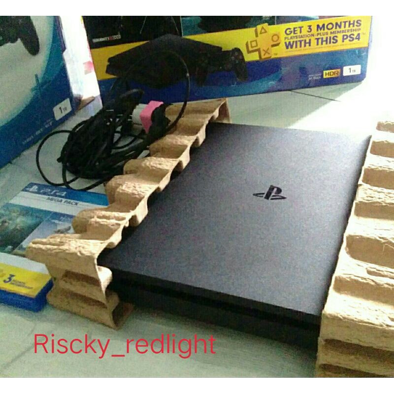 Playstation 4 Ps4 slim 1Tb Bergaransi resmi Ps 4 Sony Indonesia seri terbaru