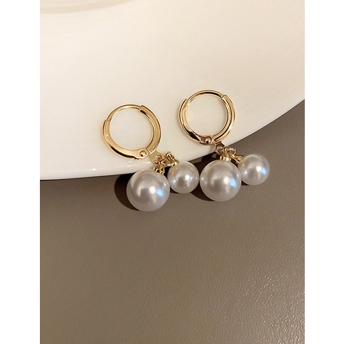 LRC Anting Tusuk Fashion Gold Color Large And Small Pearl W76447