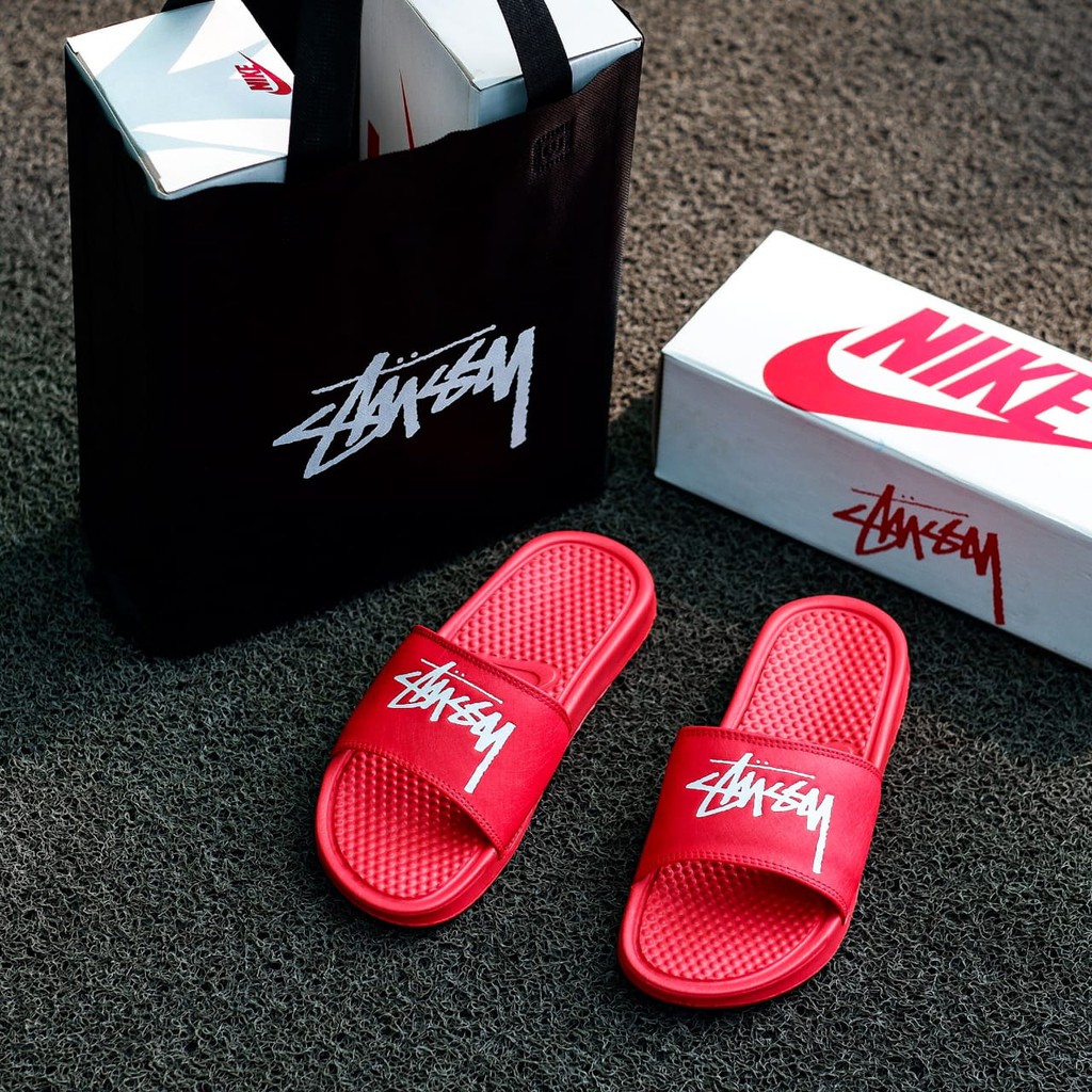 red benassi nike slides