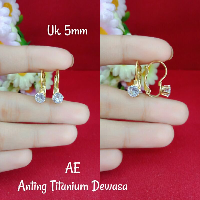ANTING JEPIT TITANIUM PERMATA SWAROVSKI BERKILAU