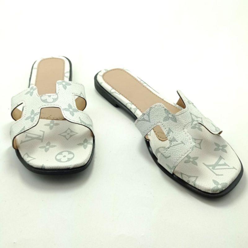 mqstars Sandal Flat Wanita H Selop LV Slip /Sendal Teplek Flip flop Wanita Terbaru H