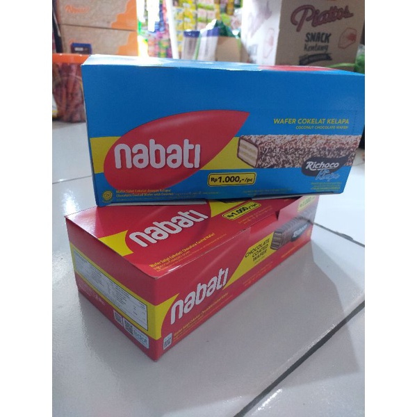 

Nabati Wafer Coklat Kelapa dan Coated Coklat.