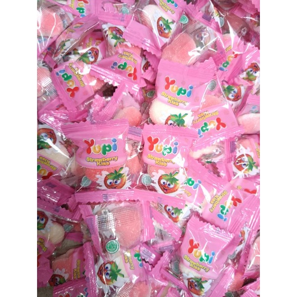 

ECER || Yupi Kiss Strawberry 2.4 Gram expired 2025 /YS.OLSHOP2020